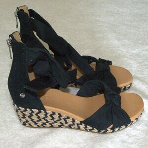 Ugg Yarrow Espadrille Wedge Sandals in Black size 7